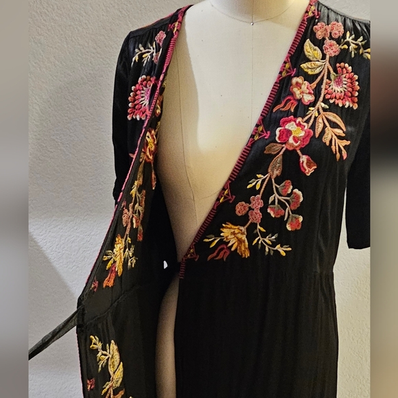 Lilith Embroidered Wrap Midi-Dress - Picture 11 of 16